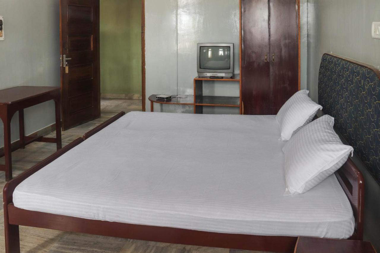 Spot On 49477 Hotel Galaxy Dimapur Ngoại thất bức ảnh